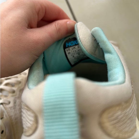 ☀️3/$25 HOKA Women's Gaviota 5 Frost/Rose Gold Running Shoes 9 - Picture 3 of 8